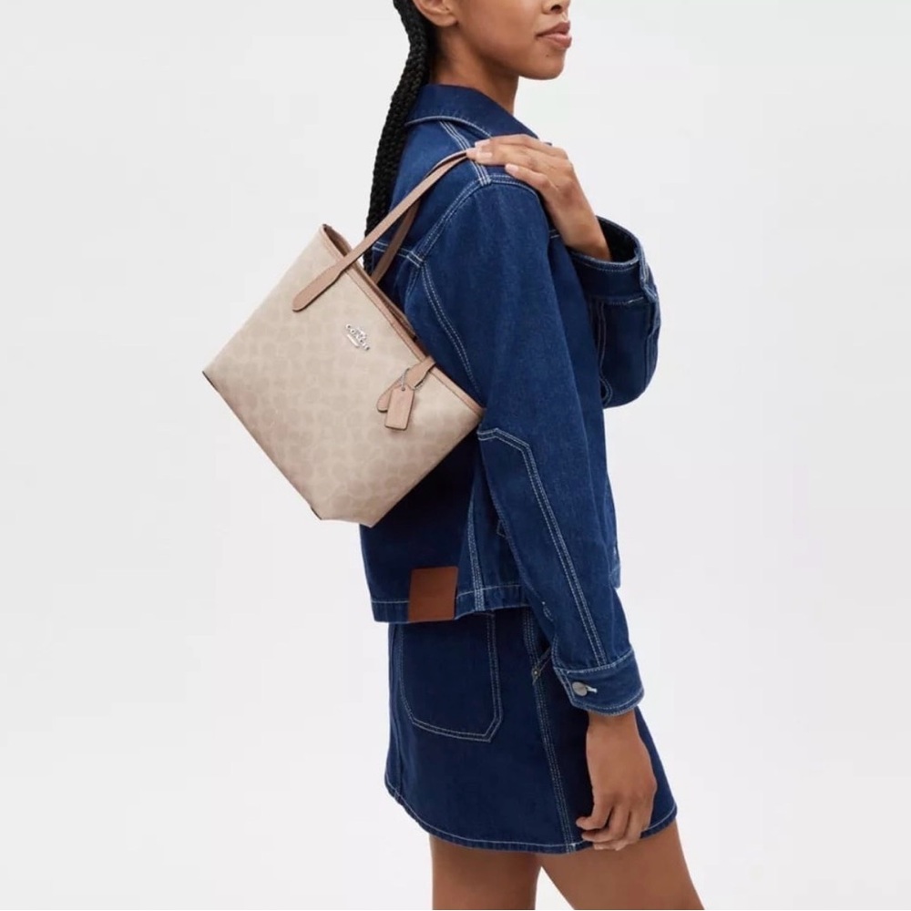 COACH SMALL/MEDIUM TOTE-COACH SHOULDER BAG. - Picture 9 of 12